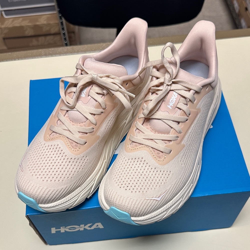 HOKA Arahi 7 Women's Running Sneakers - Vanilla Cream (VRM)